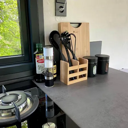 Sustainable Tiny House With Modern Interior Perfect For Hiking In Bad Endbach, Hessen * 바트엔드바흐